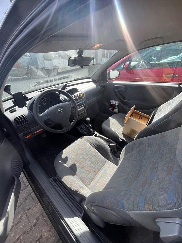 Gebraucht Opel Corsa 58 PS (42 kW) 2002 Schwarz Kleinwagen