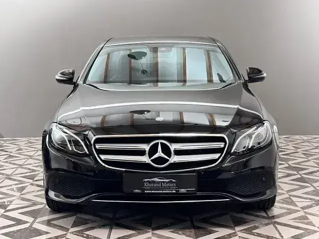 Second-hand Mercedes E250 211 CP (155 kW) 2016 Negru Berlinǎ