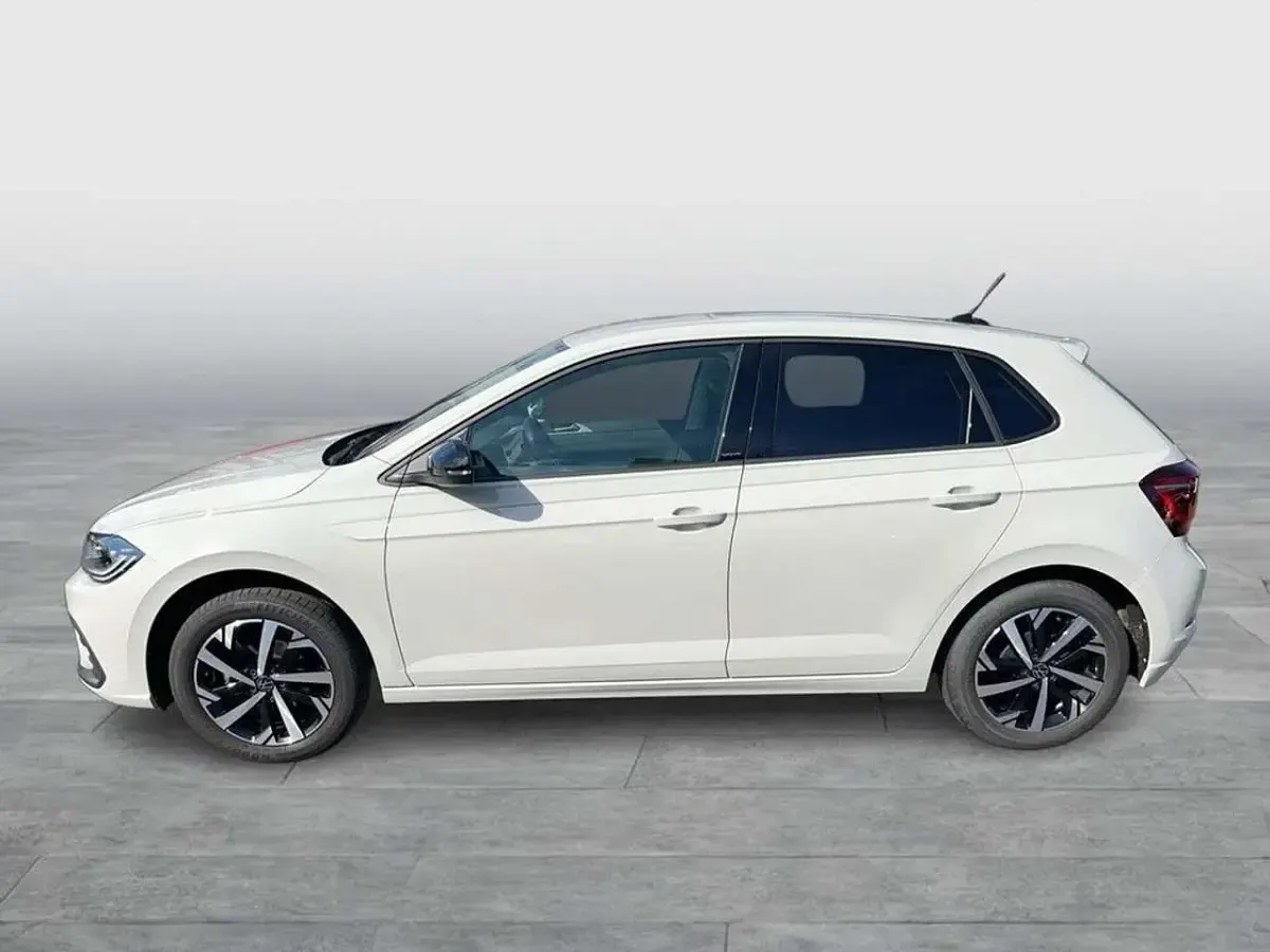 Gebraucht VW Polo Move 95 PS (69 kW) 2024 Grau Kleinwagen