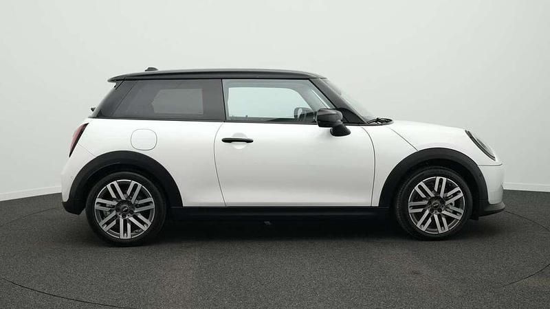 Gebraucht Mini Cooper Classic 156 PS (114 kW) 2024 Weiß Kleinwagen