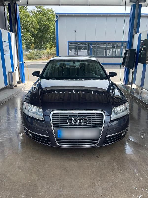 Grau Gebraucht 2004 Audi A6 Limousine | 5.000 € (Etwas zu teuer) - Bild 1/4