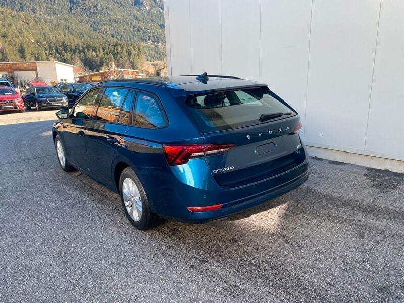 Gebraucht Skoda Octavia Ambition 150 PS (110 kW) 2024 Blau Kombi