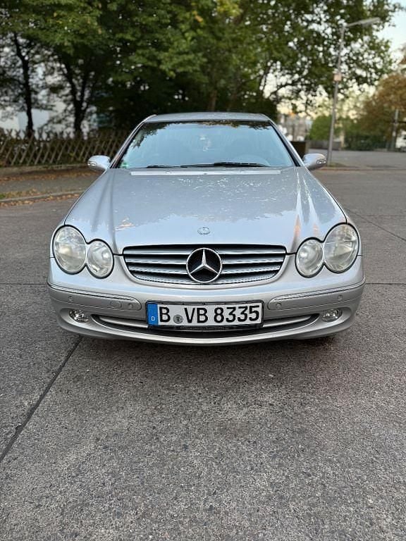 Silber Gebraucht 2002 Mercedes CLK240 Elegance Coupé | 2.200 € (Guter Preis) - Bild 1/4