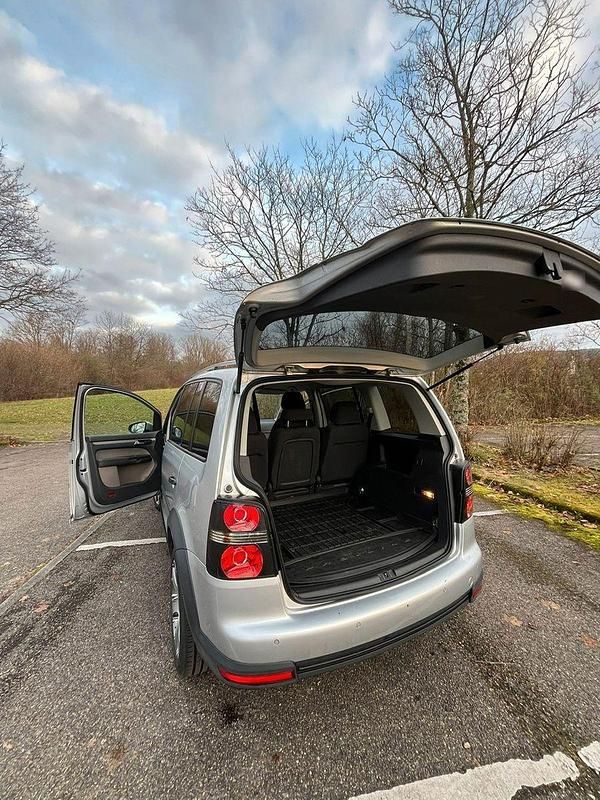 Gebraucht VW Touran Cross 140 PS (102 kW) 2009 Silber Van / Kleinbus