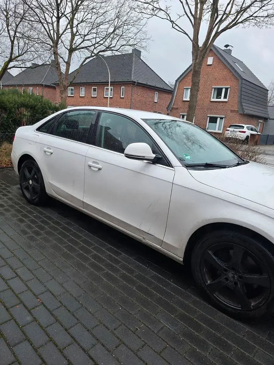 Używany Audi A4 Ambition 120 KM (88 kW) 2008 Biały Sedan/Limuzyna