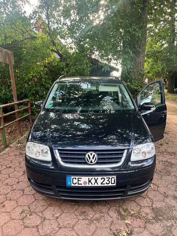 Schwarz Gebraucht 2006 VW Touran Trendline Van / Kleinbus | 2.800 € (Etwas zu teuer) - Bild 1/4