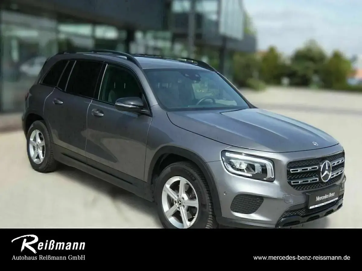 Gebraucht Mercedes GLB200 Progressive 163 PS (119 kW) 2023 Lack mountaingrau SUV