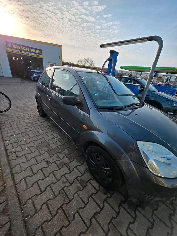 Gebraucht Ford Fiesta 80 PS (58 kW) 2003 Andere farben Kleinwagen
