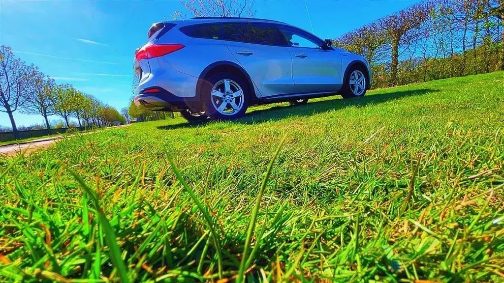 Używany Ford Focus Active 120 KM (88 kW) 2020 Srebrny Sedan/Limuzyna