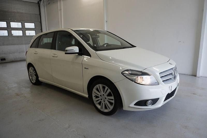 Second-hand Mercedes B200 156 CP (114 kW) 2012 Alb Monovolum