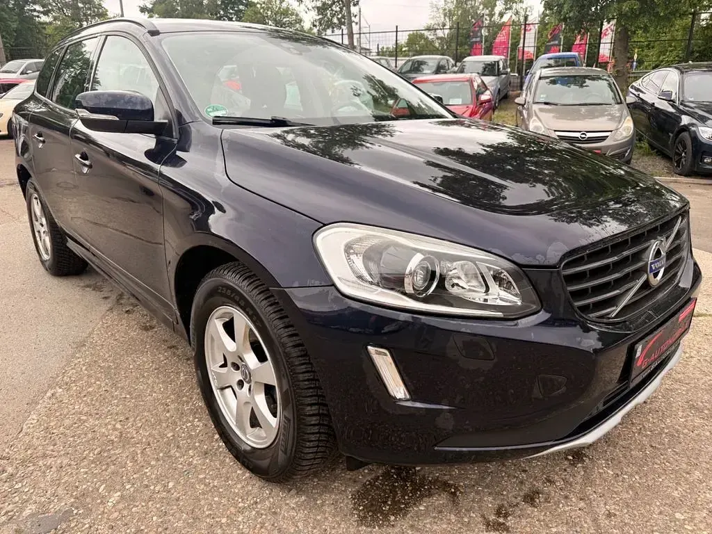 Second-hand Volvo XC60 Kinetic 150 CP (110 kW) 2016 Albastru SUV