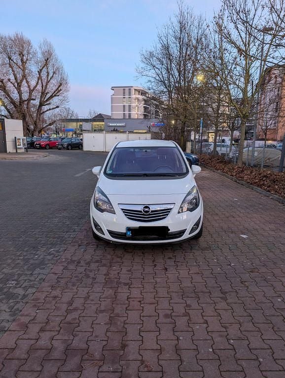 Weiß Gebraucht 2011 Opel Meriva Van / Kleinbus | 3.250 € (Fairer Preis) - Bild 1/4