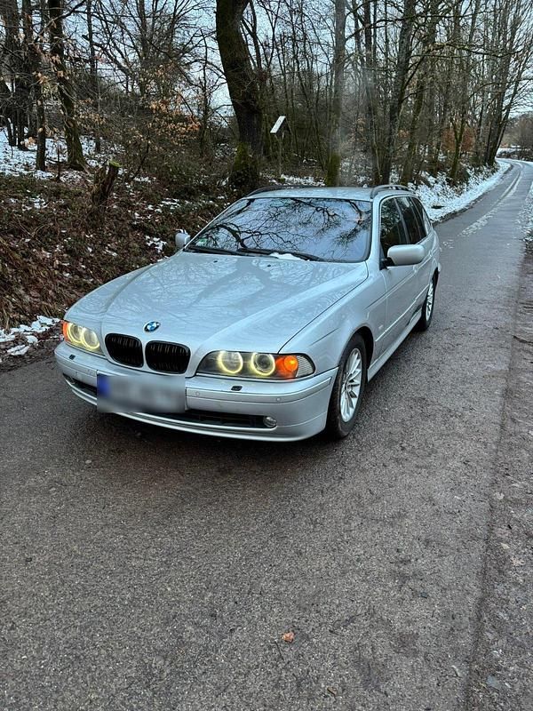 Gebraucht BMW 530 231 PS (169 kW) 2001 Silber Kombi