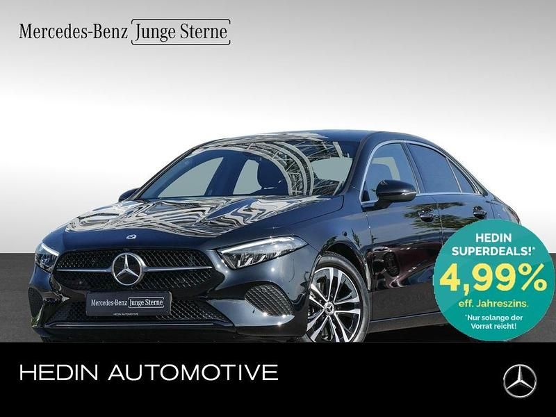 Schwarz Gebraucht 2024 Mercedes A200 Progressive Limousine | 31.980 € (Etwas zu teuer) - Bild 1/4