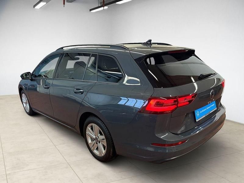 Gebraucht VW Golf VIII 150 PS (110 kW) 2021 Delfingrau metallic (metallic) Kombi