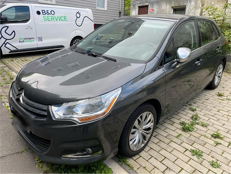 Grau Gebraucht 2013 Citroën C4 Limousine | 4.300 € (Etwas zu teuer) - Bild 1/4