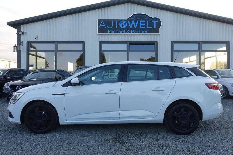 Weiß Gebraucht 2019 Renault Mégane IV Limousine | 10.990 € (Guter Preis) - Bild 1/4