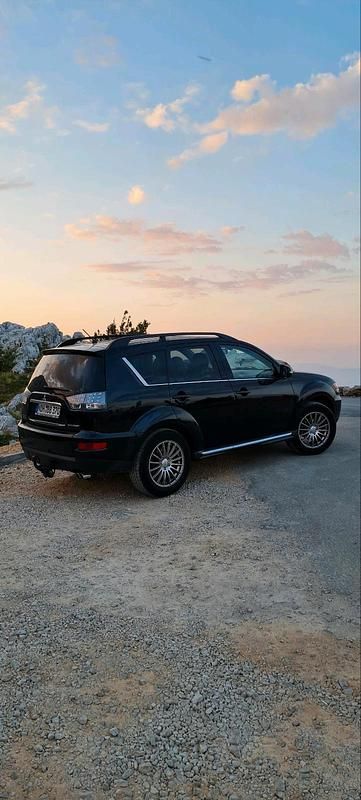 Gebraucht Mitsubishi Outlander 177 PS (130 kW) 2012 Schwarz SUV