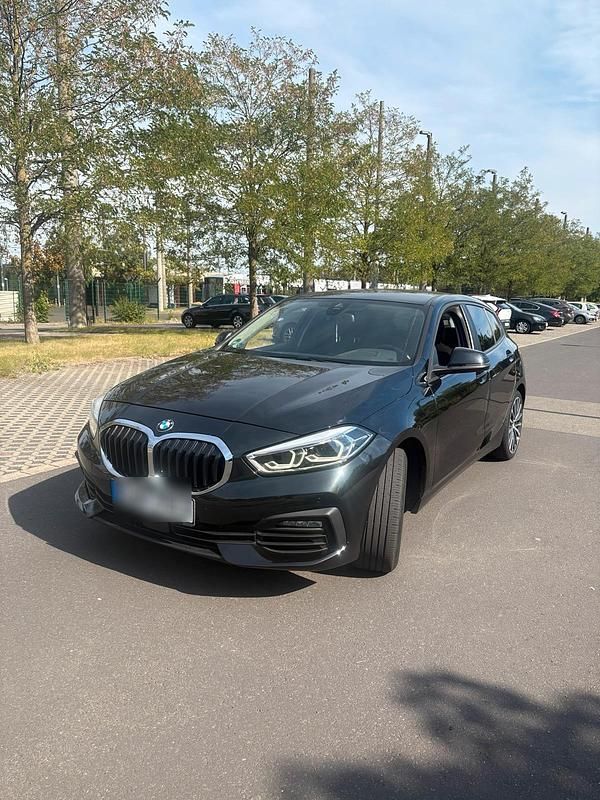 Schwarz Gebraucht 2020 BMW 120 Kleinwagen | 17.900 € (Superpreis) - Bild 1/4