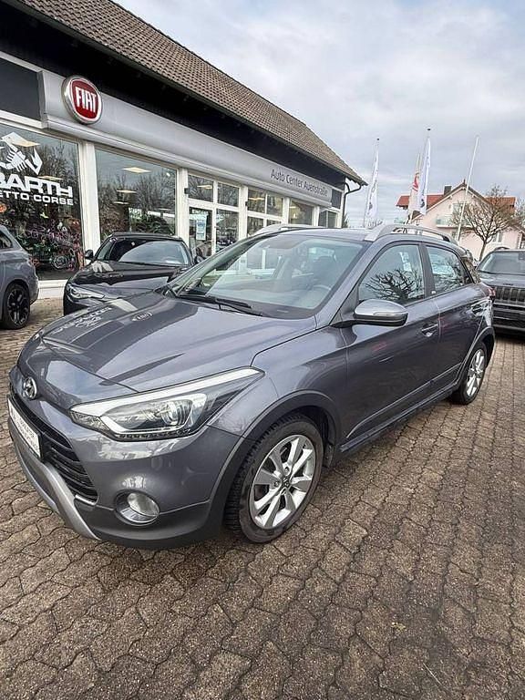 Gebraucht Hyundai i20 Active 101 PS (74 kW) 2020 Grau Kleinwagen