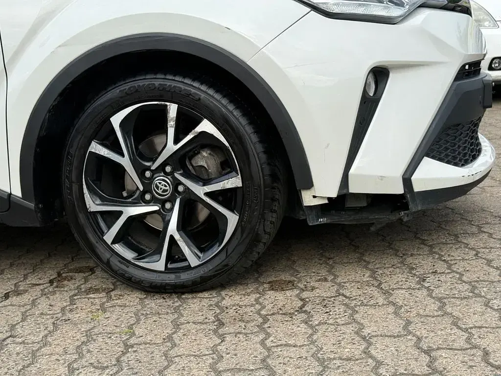 Gebraucht Toyota C-HR 98 PS (72 kW) 2021 Weiß SUV