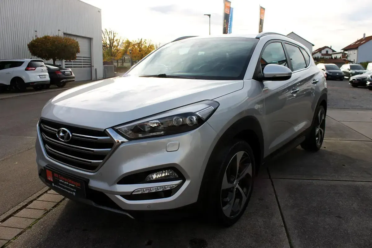 Gebraucht Hyundai Tucson Premium 177 PS (130 kW) 2016 Silber SUV
