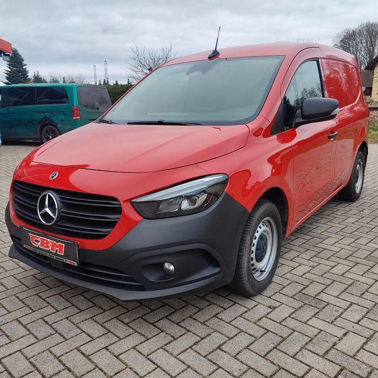 Gebraucht Mercedes Citan 112 116 PS (85 kW) 2022 Rot Limousine