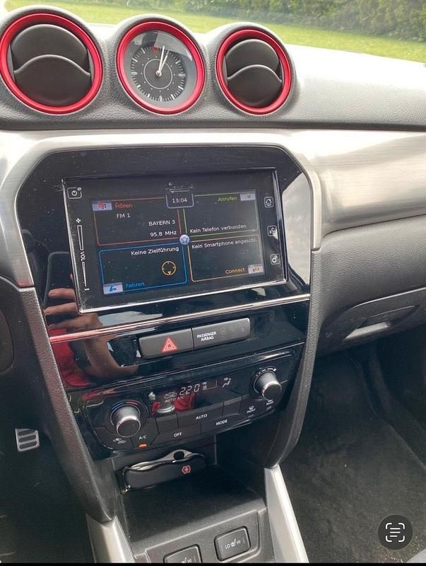 Gebraucht Suzuki Vitara 140 PS (102 kW) 2016 Grau SUV