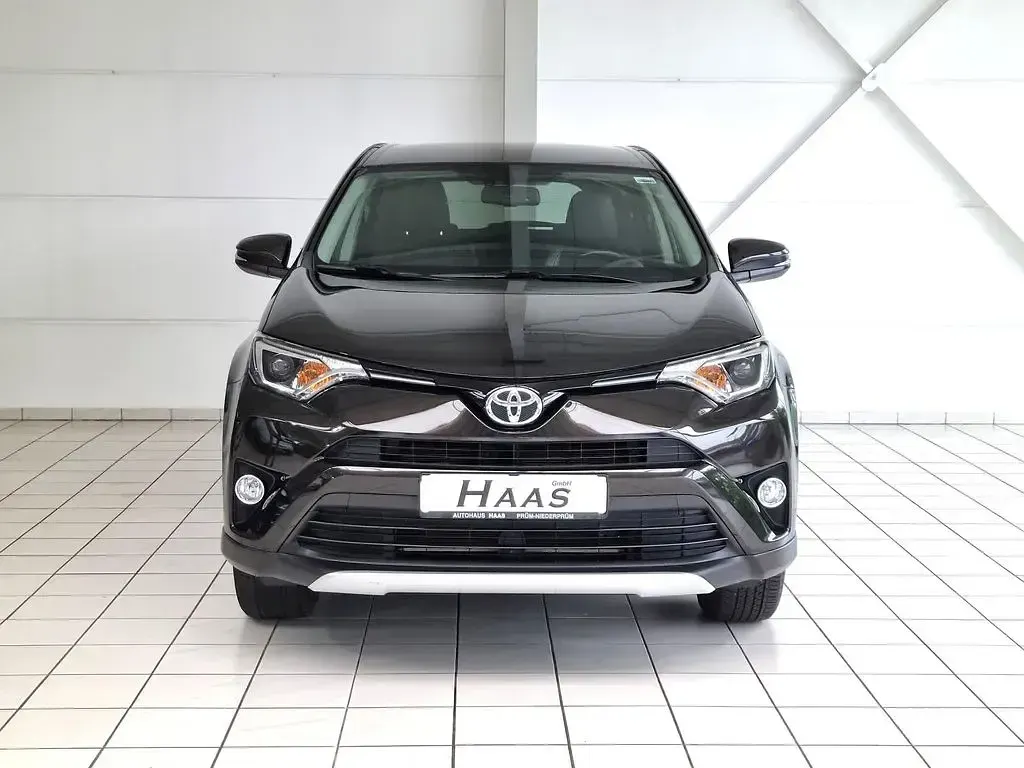 Gebraucht Toyota RAV4 Edition 152 PS (111 kW) 2016 Braun SUV