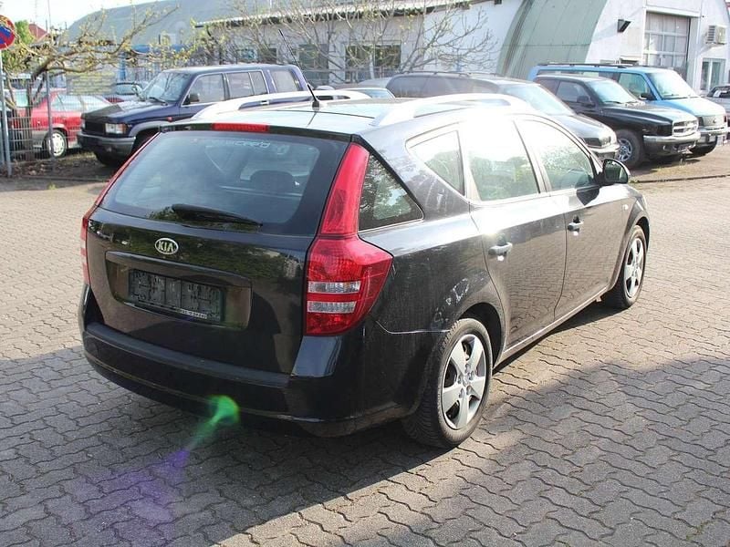 Gebraucht Kia Ceed Sportswagon LX 109 PS (80 kW) 2008 Zilinaschwarz met. Kombi