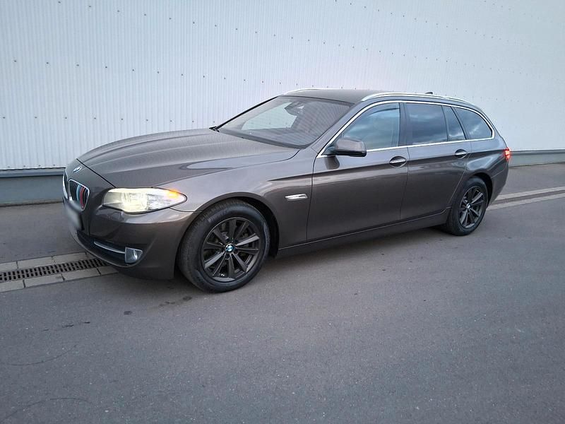 Gebraucht BMW 520 185 PS (136 kW) 2012 Braun Kombi