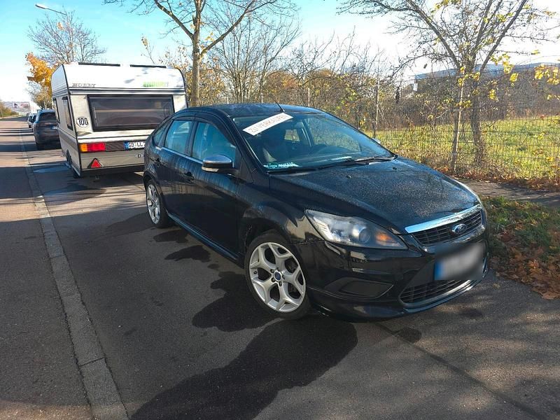 Schwarz Gebraucht 2010 Ford Focus Kleinwagen | 3.450 € (Fairer Preis) - Bild 1/4