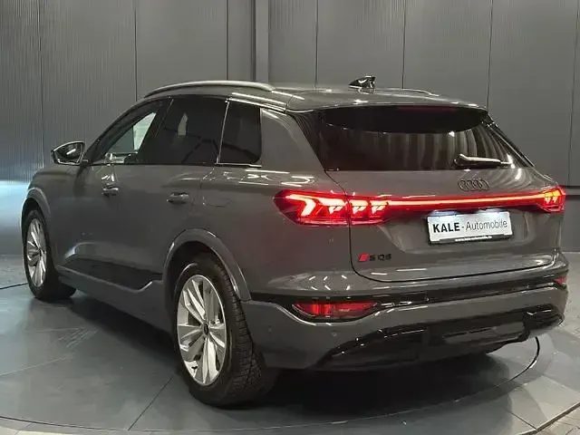 Gebraucht Audi SQ6 e-tron Sport 359 kW (489 PS) 2025 Grau SUV