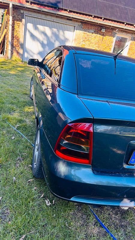 Second-hand Opel Astra 147 CP (108 kW) 2000 Verde Coupe