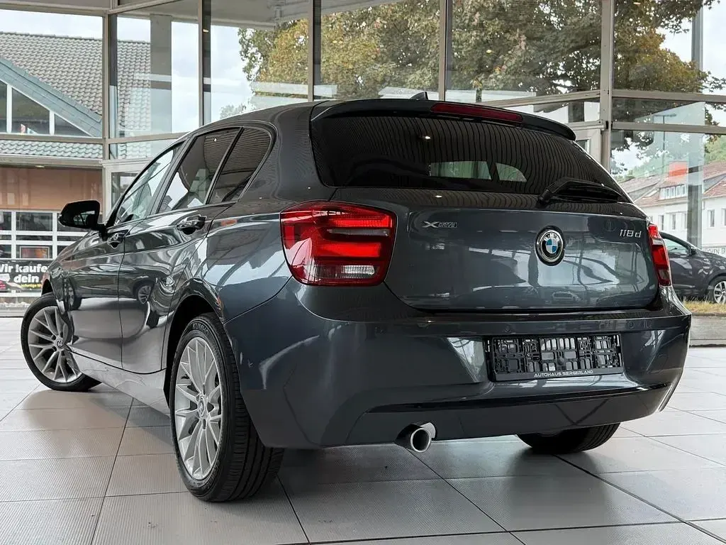 Gebraucht BMW 118 Sport Line 143 PS (105 kW) 2015 Grau Kleinwagen