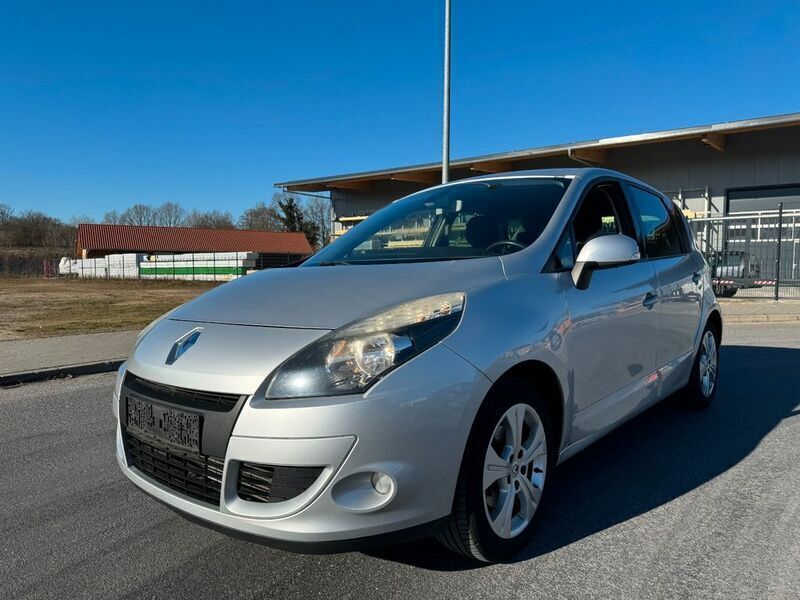 Grau Gebraucht 2011 Renault Scénic III Dynamique Van / Kleinbus | 5.390 € (Etwas zu teuer) - Bild 1/4