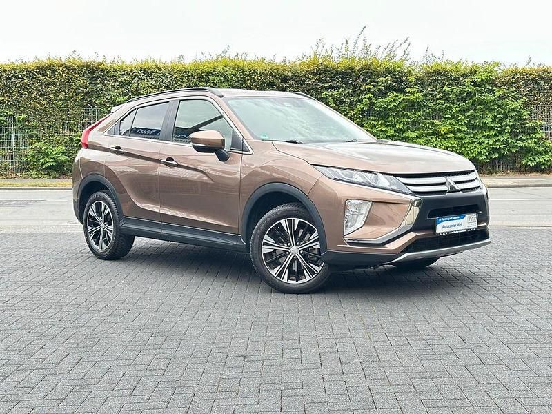 Braun Gebraucht 2019 Mitsubishi Eclipse Cross Diamant Edition SUV | 15.690 € (Fairer Preis) - Bild 1/4