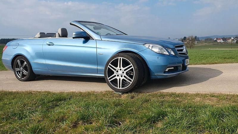 Gebraucht Mercedes E350 231 PS (169 kW) 2010 Blau Cabrio