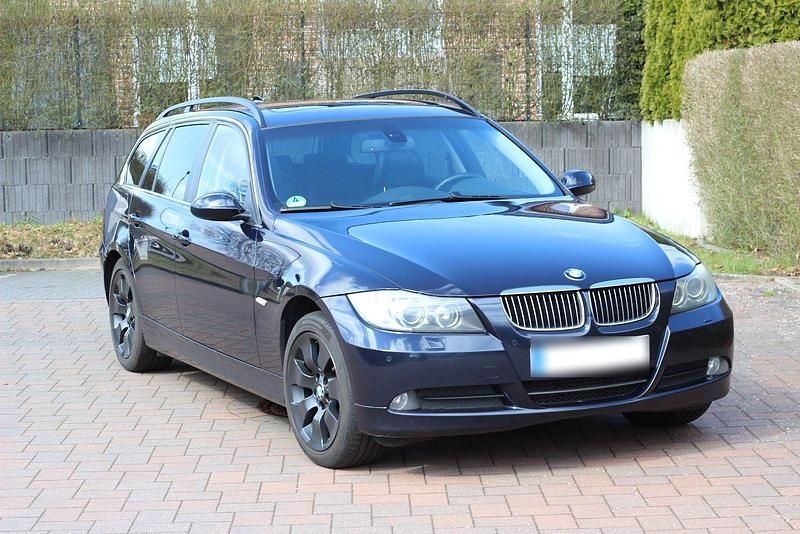 Gebraucht BMW 325 Advantage 197 PS (144 kW) 2008 Blau Kombi
