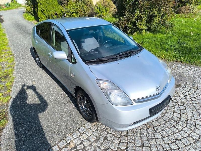 Silber Gebraucht 2009 Toyota Prius Sol Kleinwagen | 7.097 € (Etwas zu teuer) - Bild 1/4