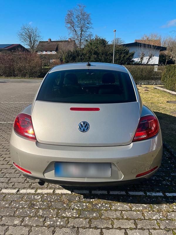 Gebraucht VW Beetle Design 105 PS (77 kW) 2015 Silber Kleinwagen