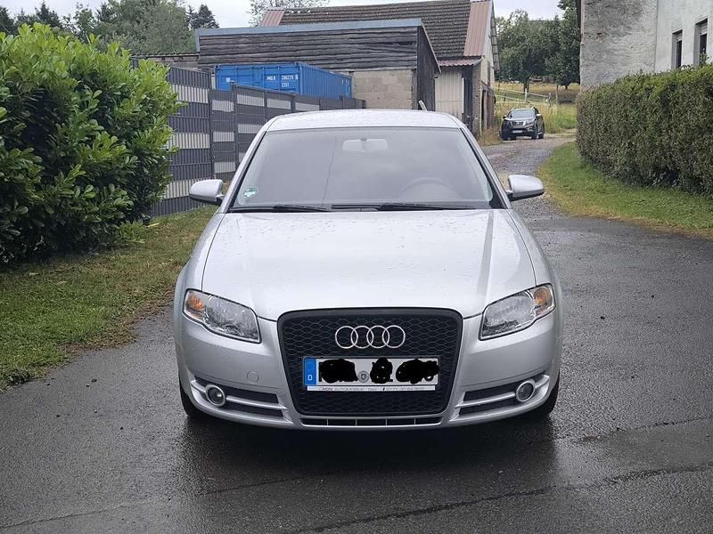 Silber Gebraucht 2006 Audi A4 Limousine | 6.000 € (Etwas zu teuer) - Bild 1/4
