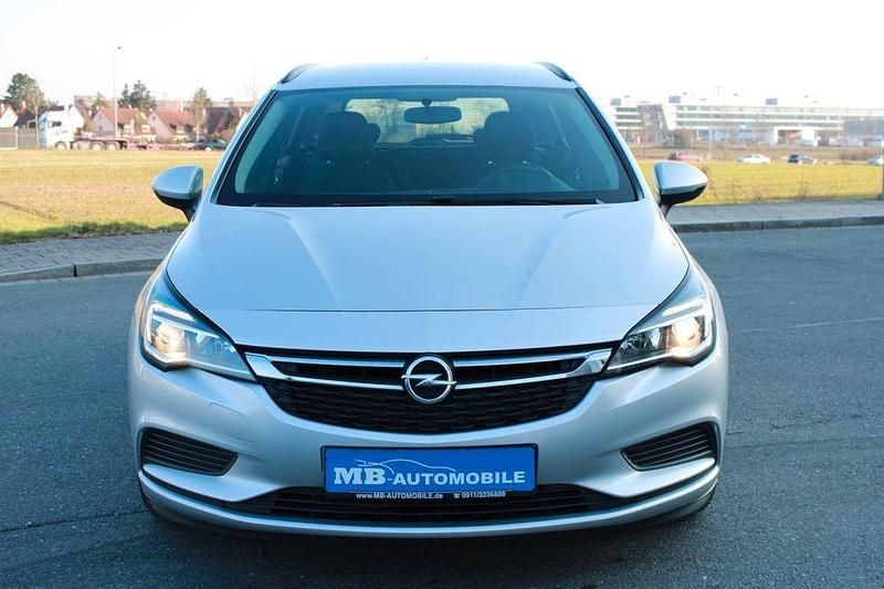 Używany Opel Astra Edition 95 KM (69 kW) 2016 Szary Kombi