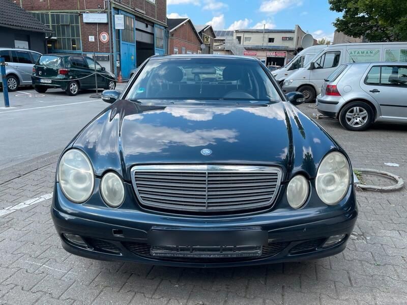 Schwarz Gebraucht 2002 Mercedes E240 Avantgarde Limousine | 3.100 € (Guter Preis) - Bild 1/4