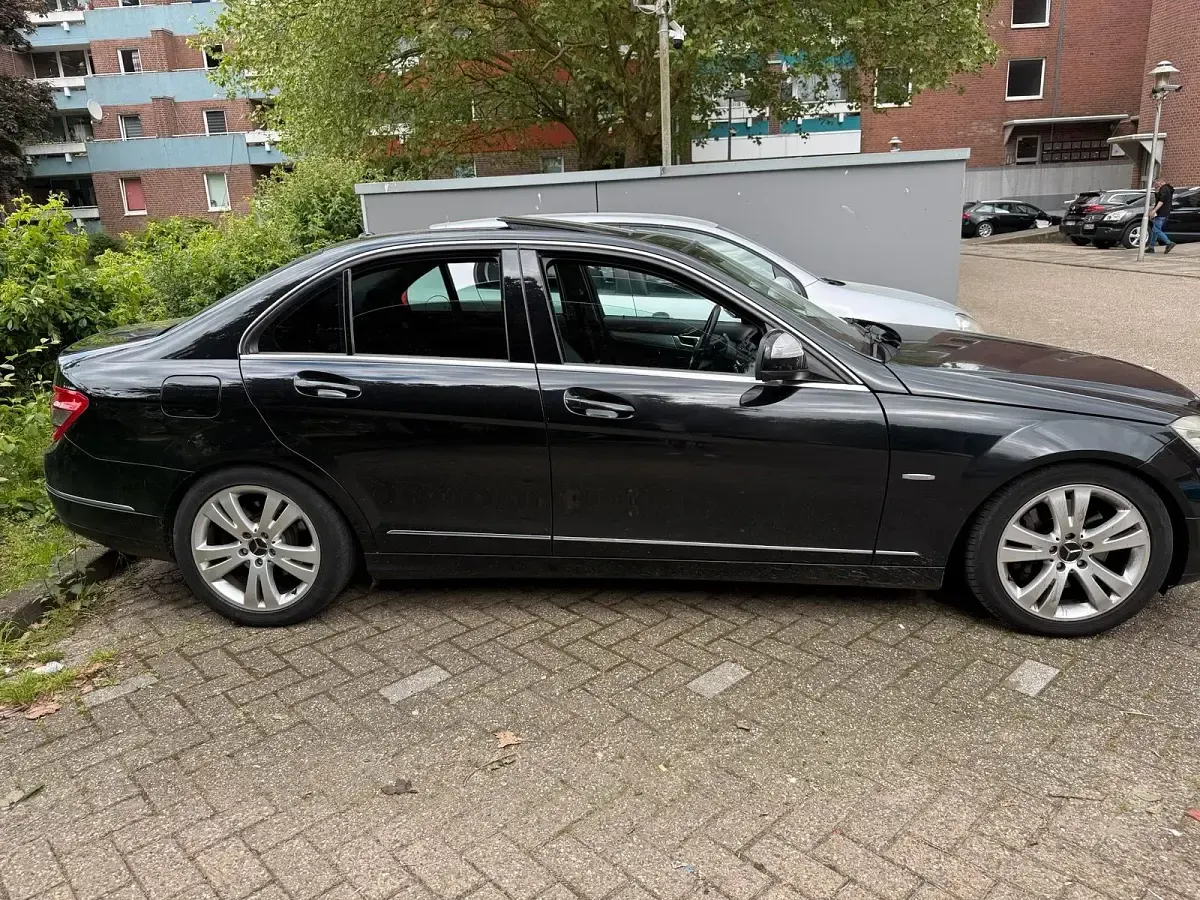 Gebraucht Mercedes 320 224 PS (164 kW) 2007 Schwarz Limousine