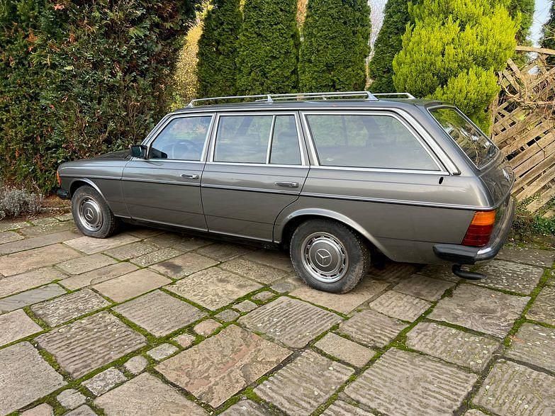 Gebraucht Mercedes 200 109 PS (80 kW) 1983 Silber Kombi