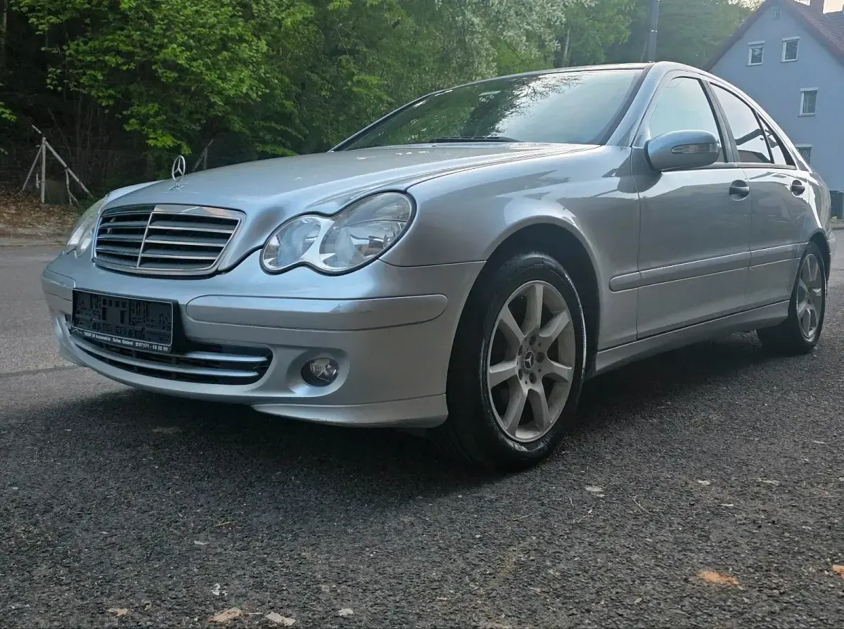 Gebraucht Mercedes C220 150 PS (110 kW) 2006 Silber Limousine