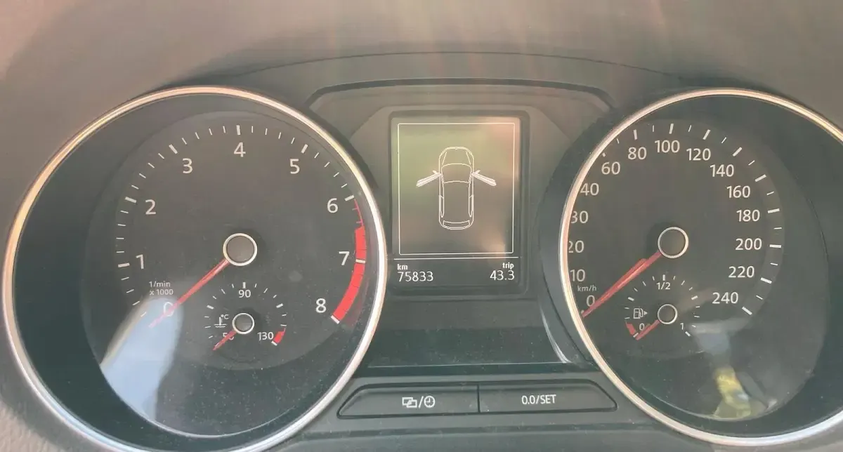 Gebraucht VW Polo 60 PS (44 kW) 2014 Silber Limousine