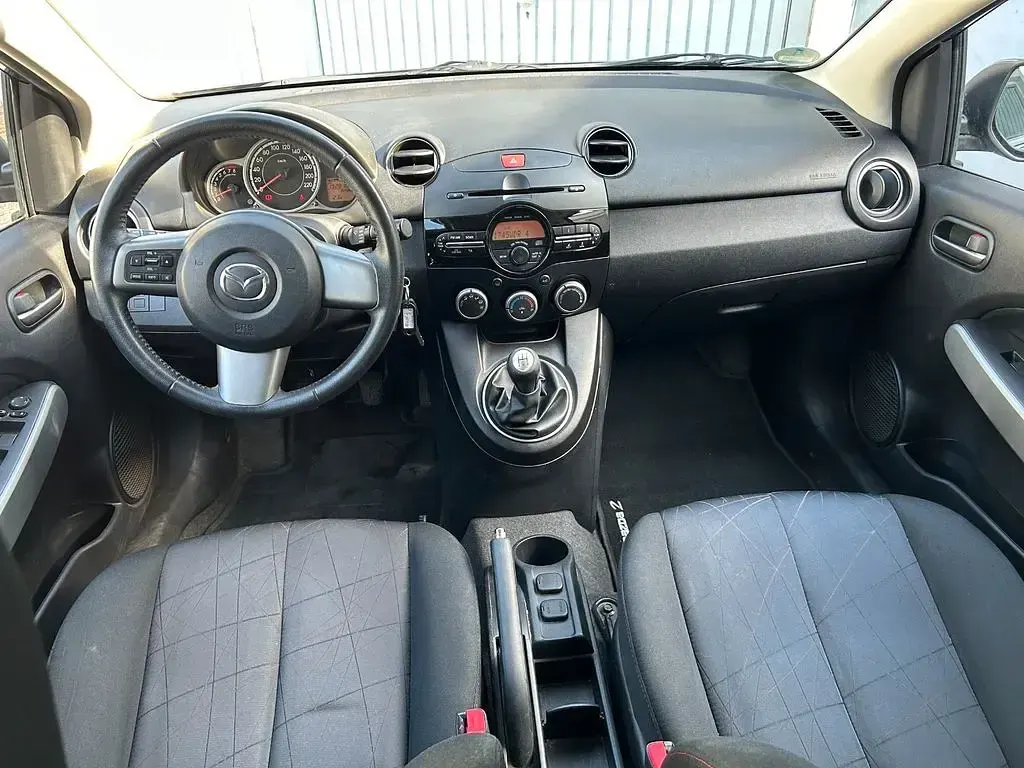 Gebraucht Mazda 2 Kenko 84 PS (61 kW) 2013 Grau Kleinwagen