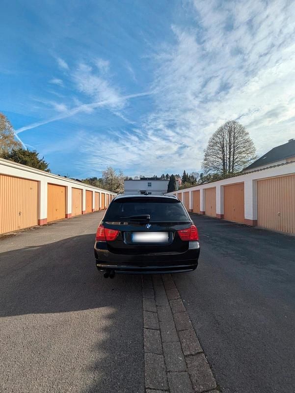 Second-hand BMW 325 218 CP (160 kW) 2011 Negru Break